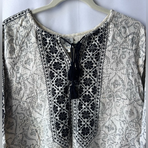 Ivy Jane black and white pattern blouse - Picture 4 of 5